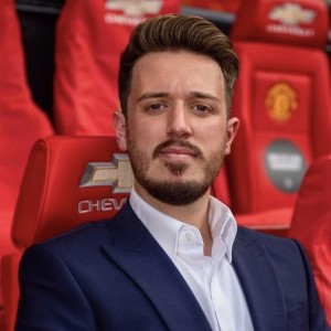 太阳报：曼联在寻找新的社媒主管，是需要安抚数亿粉丝的职位